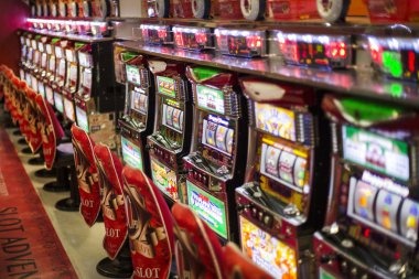 Community board reveal in Casino Hold'em